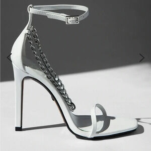 Top Shop 
Strappy chain-link design 
Squarish toe
Stiletto heel 
SIZE 38
NEW
